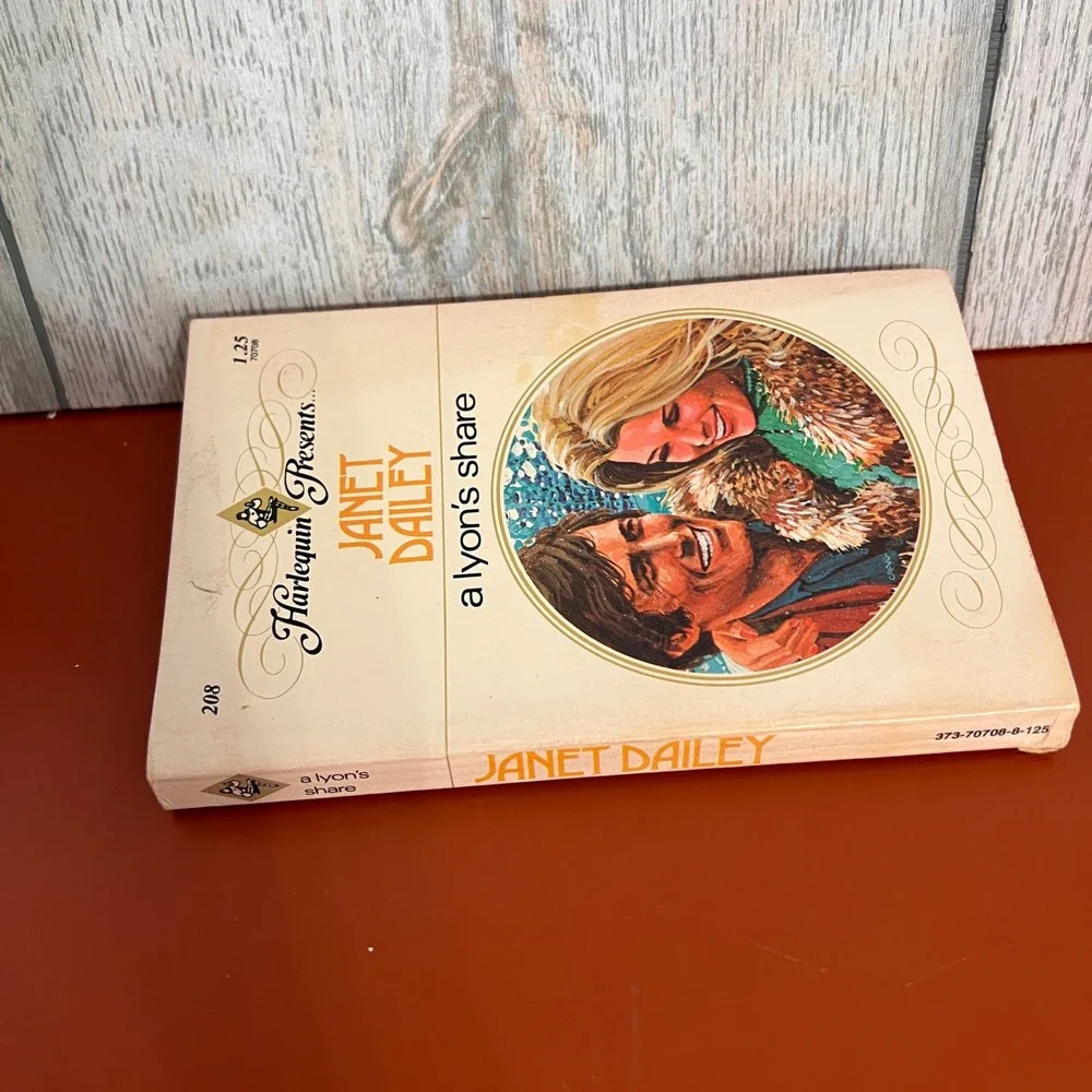 Janet Dailey A Lyon's Share Harlequin Presents‎ 208 VTG 1977 Romance Paperback